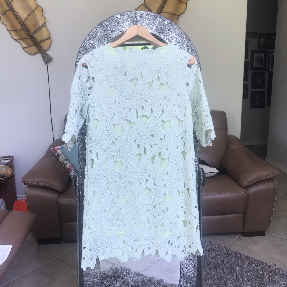 Spring dress - Picture 5 of 8